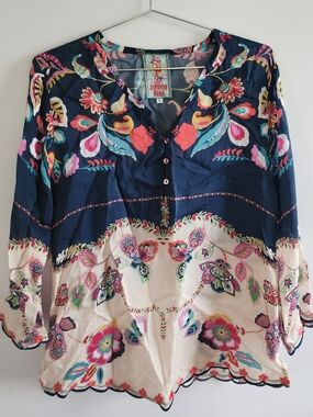 Johnny Was Blouse Womens Small Navy Floral Embroidered V-Neck Flowy Luxury